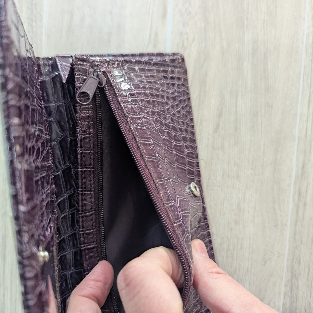 Kenneth Cole Reaction Dark Plum Croc Embossed Clutch Wallet Organizer *GUC
